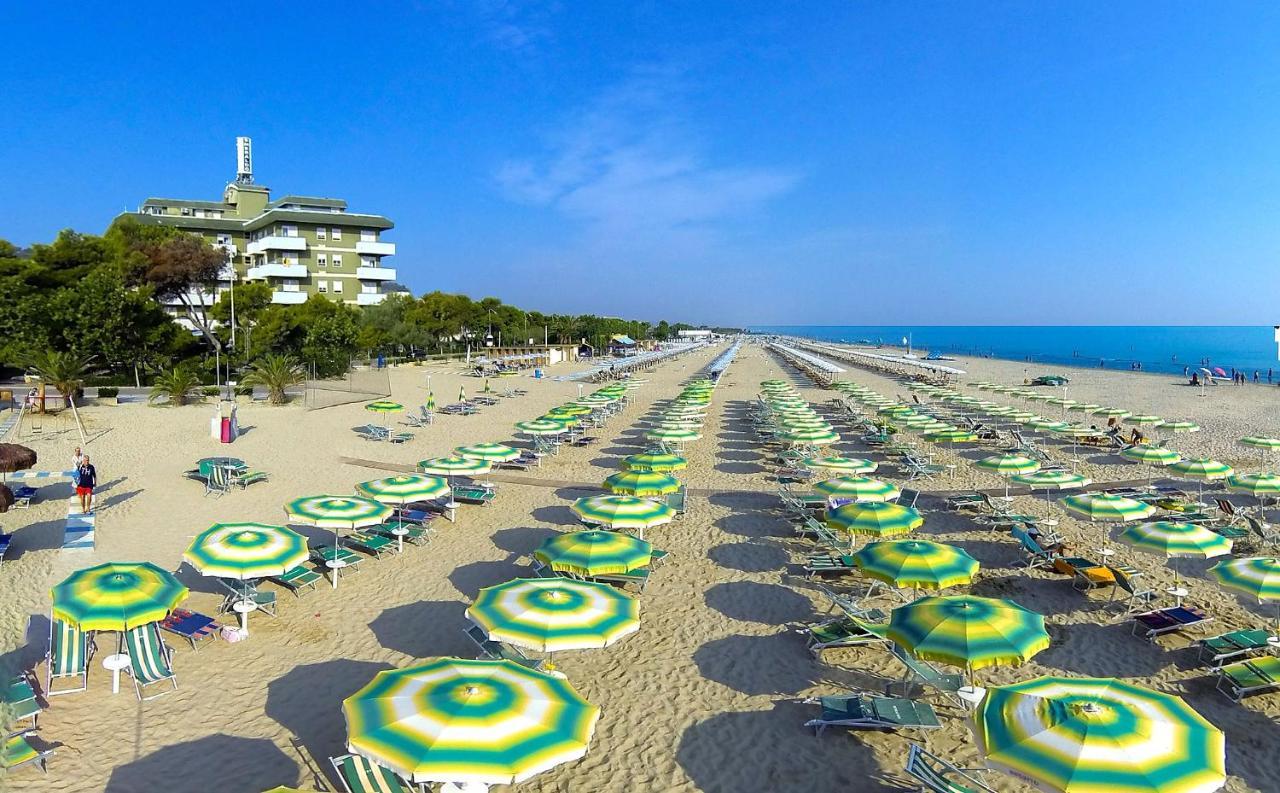 Hotel Smeraldo Giulianova Exterior foto