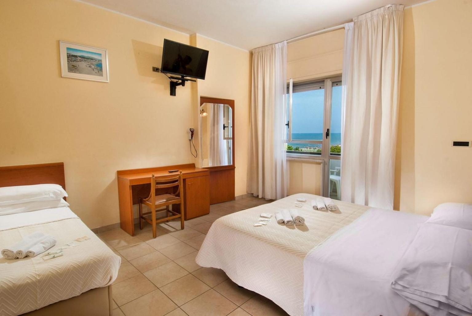 Hotel Smeraldo Giulianova Exterior foto