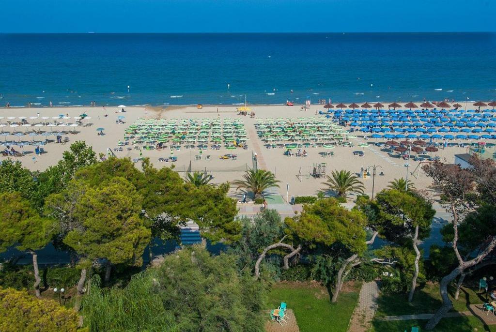 Hotel Smeraldo Giulianova Exterior foto