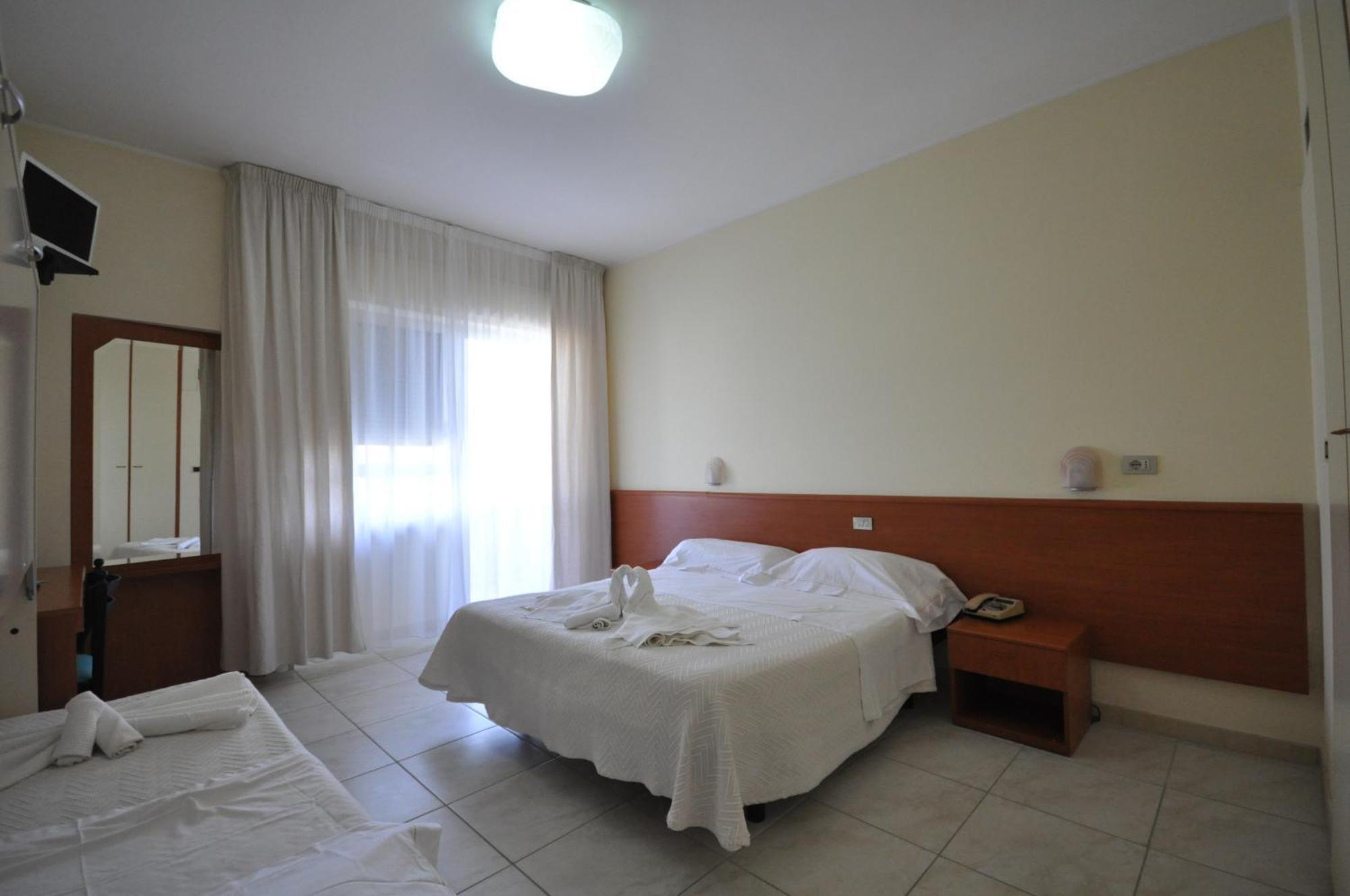 Hotel Smeraldo Giulianova Exterior foto